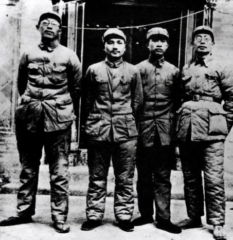 1939年，国军中将陈铁设宴款待彭德怀，席间，陈铁的夫人突然悄悄说道：“彭先生，
