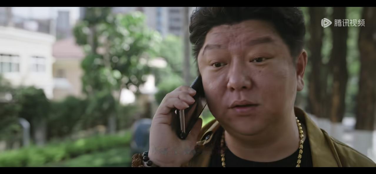 《迷墙》一张一亿三千万的彩票，让多少人显出原型。

余鸣还不知道，他中了彩票大奖