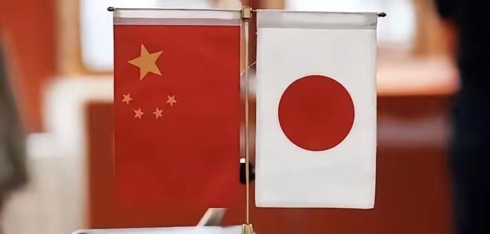 日本前首相菅义伟和现任防卫大臣中谷元这两天又在台海问题上大放厥词，说台海有事日本