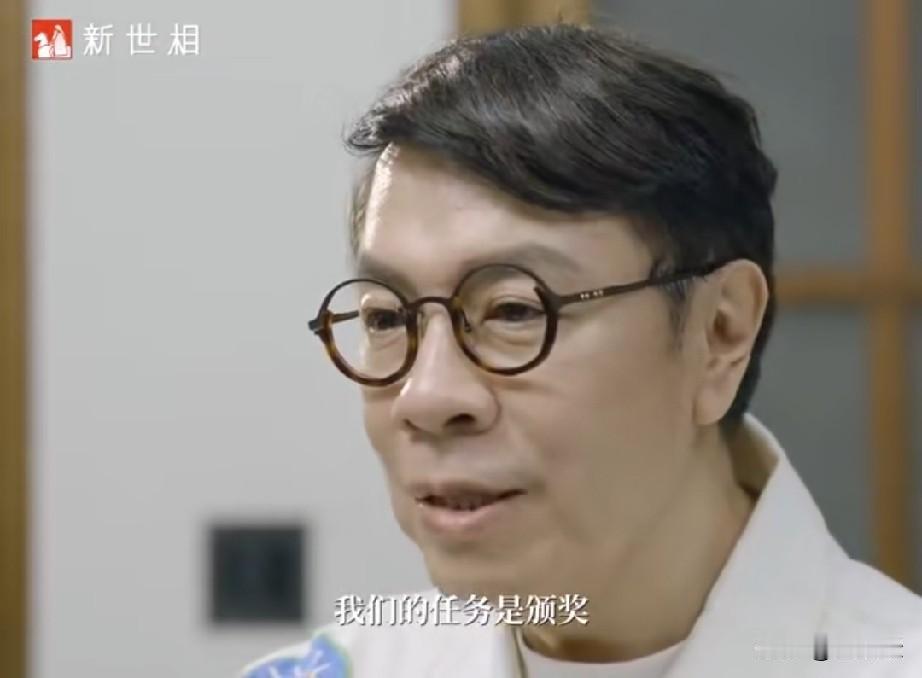 有种友谊叫“蔡康永&小S”，俩人从《康熙》一路走来，焦不离孟，孟不离焦，一个理性
