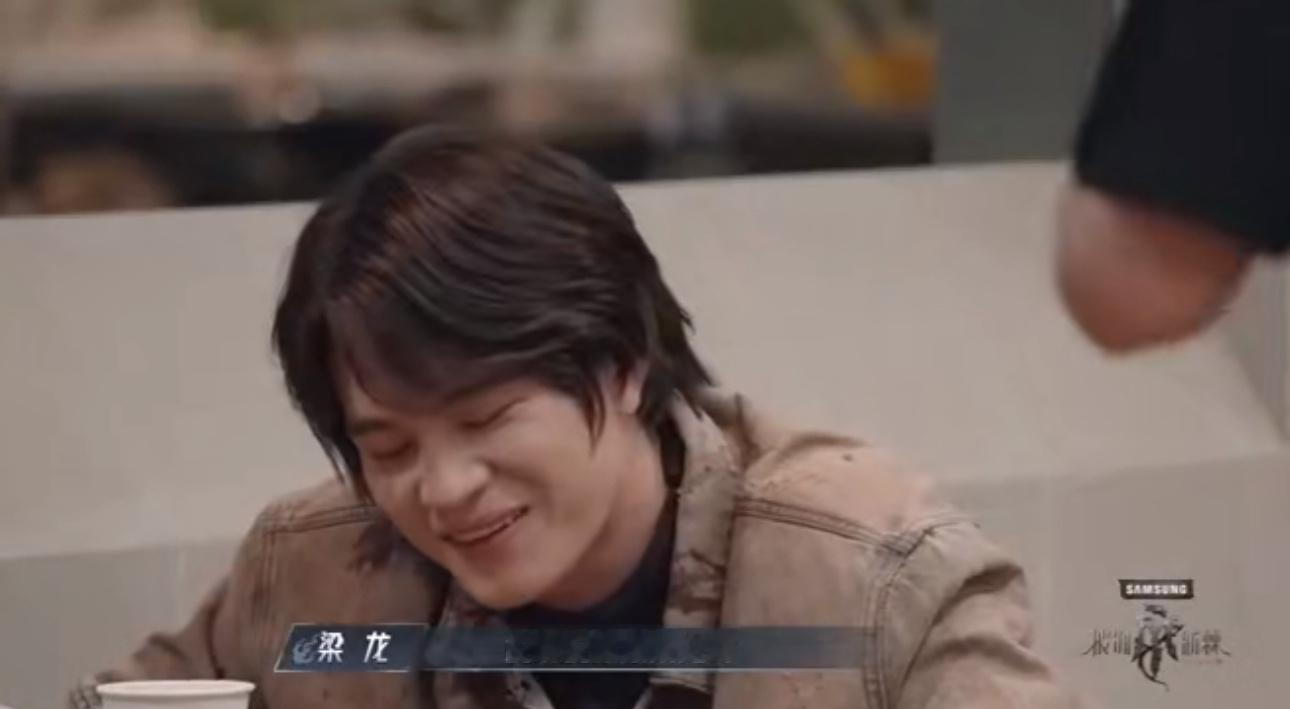 #徐海乔看出了石凯的敏感#徐海乔表示石凯其实是一个外表看起来很拽，但内心是一个极