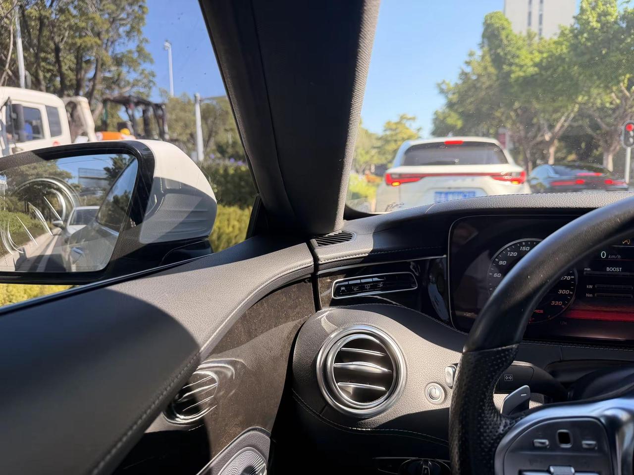 我试过了开奔驰也不快乐，不知道开宝马奥迪的快不快乐奔驰s级