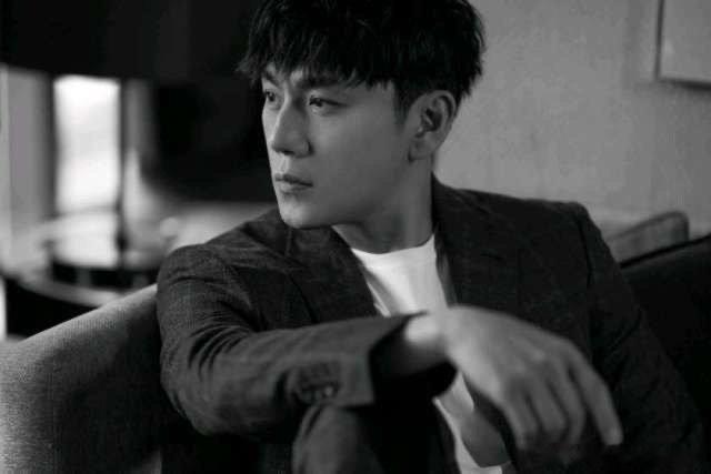 伊能静秦昊迟来十年的蜜月伊能静秦昊十年没单独旅行了从二人世界到三口之家，他们把十