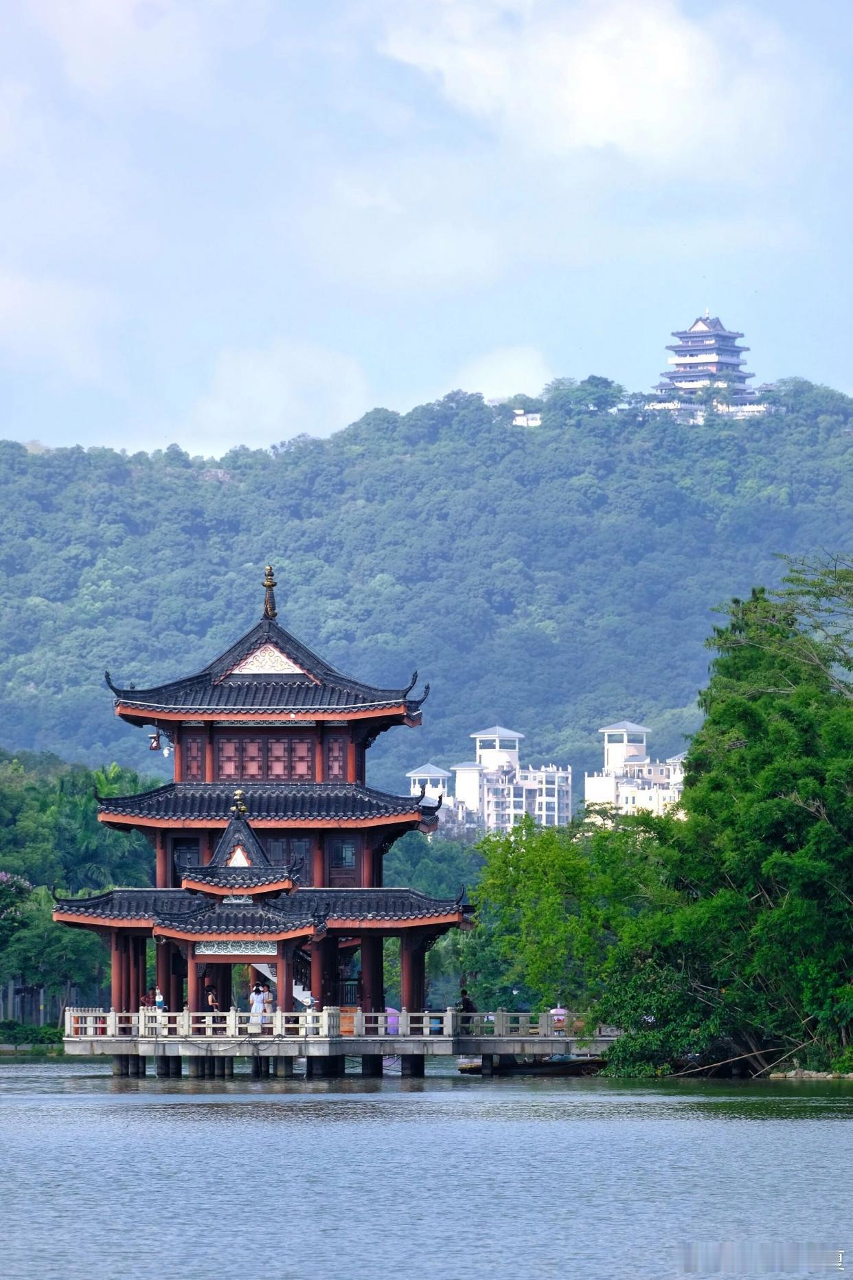 一城山水，千年心安～湖光山色温润了岁月，烟火日常温柔了人心。慢节奏的惠州，藏着最