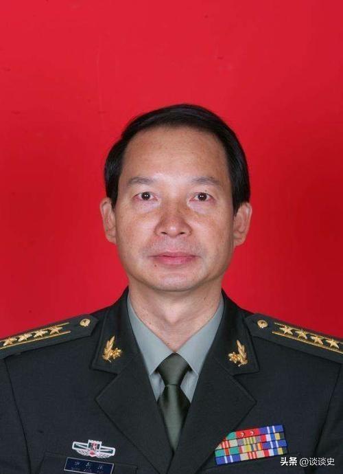 航天员大队明明是正师级建制，为什么历任大队长却大多能授予少将军衔？

关注航天动