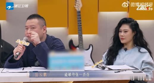 岳云鹏实名羡慕邓佳鑫脸小 岳云鹏这羡慕的小眼神里全是戏！小考结束点评邓佳鑫表演，