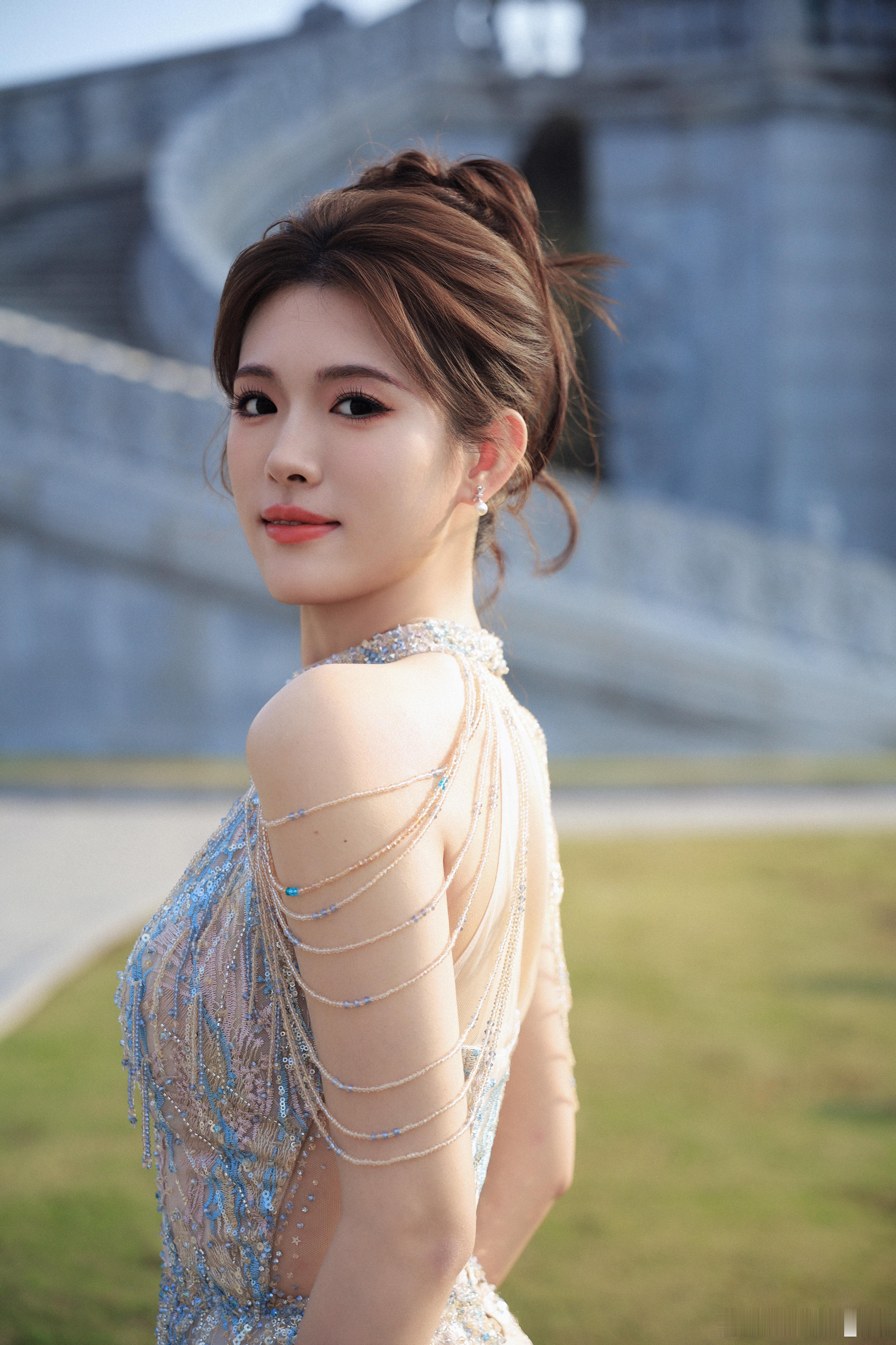 一组迟来的出发图横店微短剧之夜横店影视节 ​​​