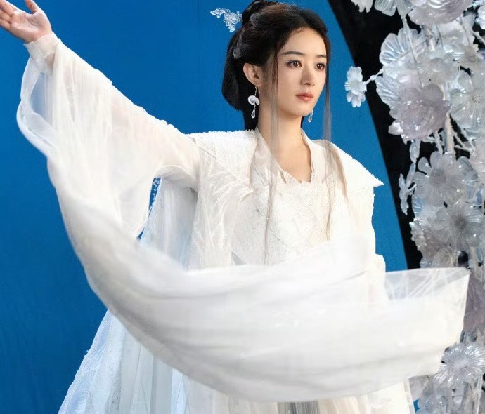 看到《逍遥》首日云合播放量排名第五名，说明赵丽颖的三分钟有效客串效果显著啊，扛剧