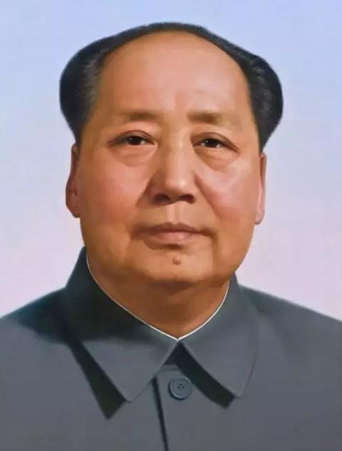 毛主席一生到底有多少稿费？真实数字公布，用途更让人动容。
 
这笔稿费由中央办公