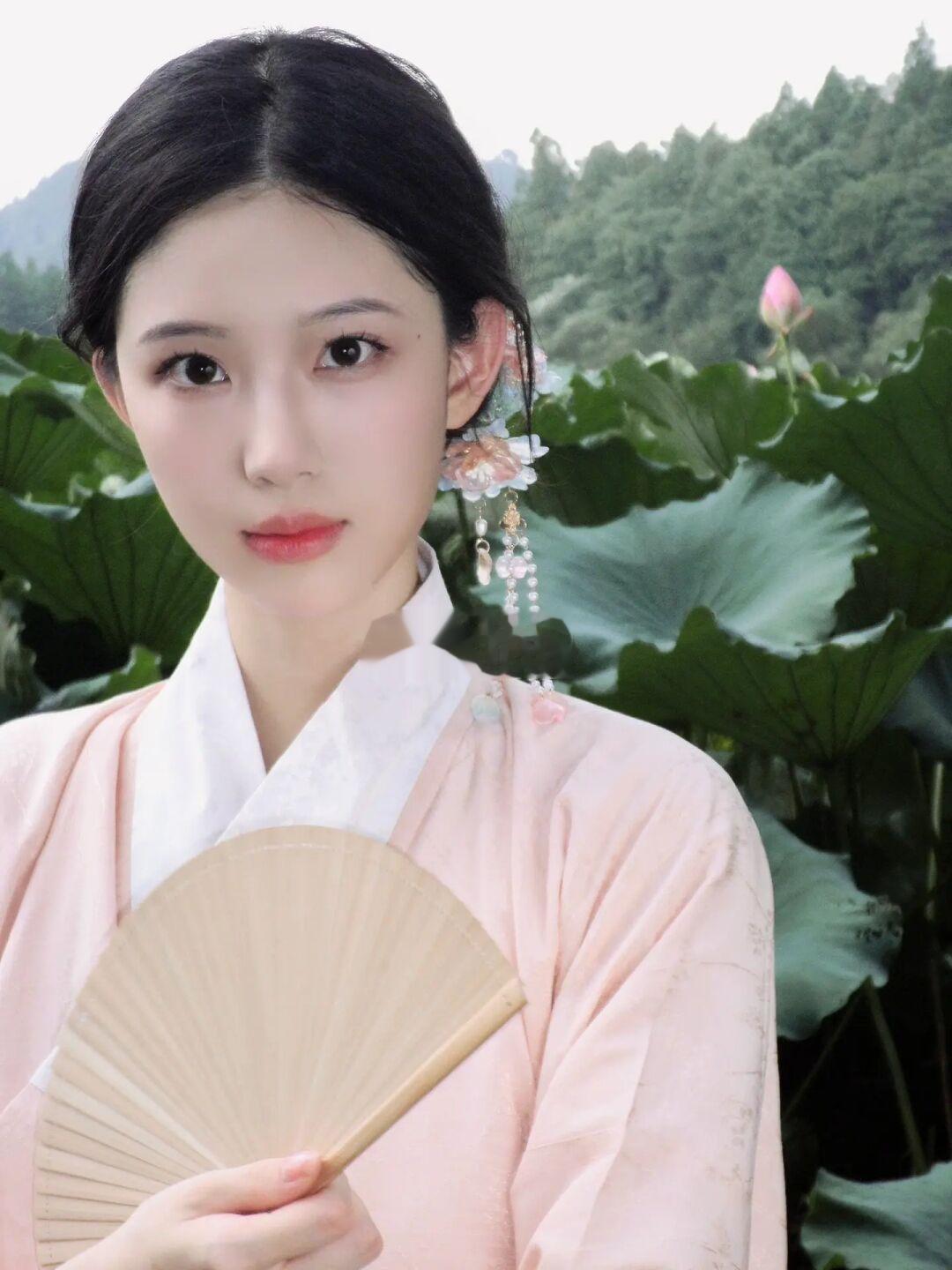 春有百花 夏有荷