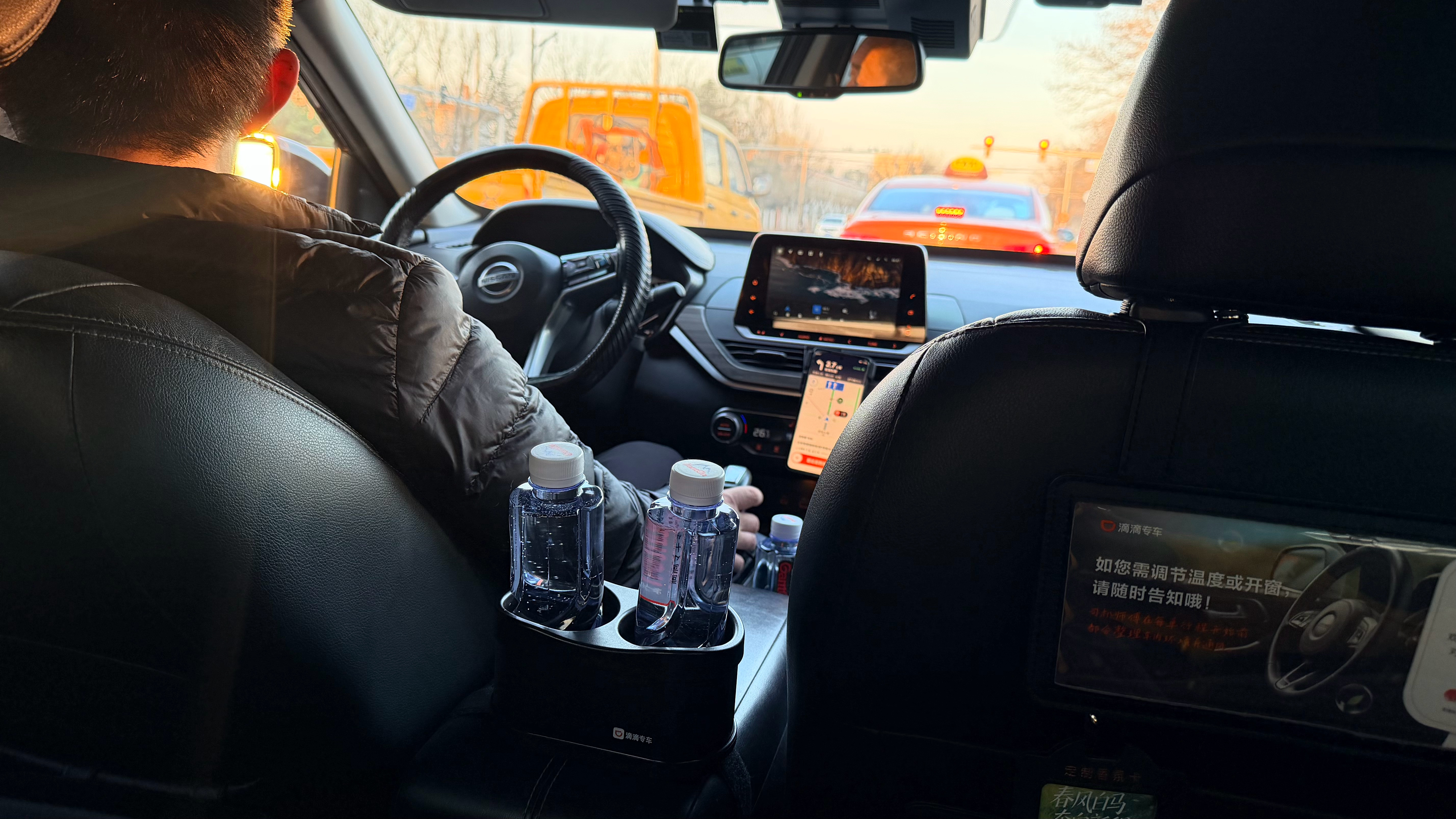 有时候，老旧燃油车也挺温暖的。 