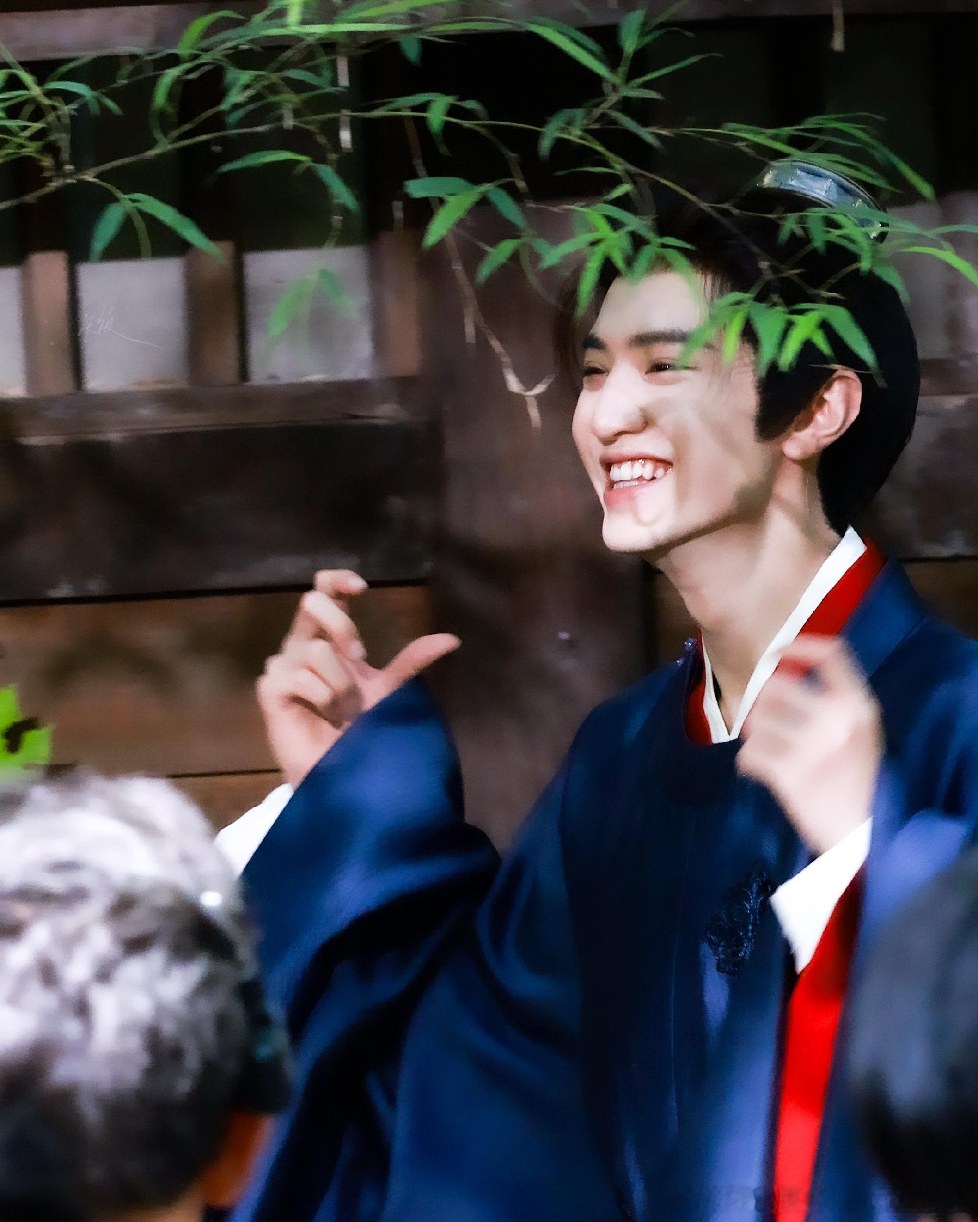 陈哲远 ♾️陈哲远 ♾️陈哲远敖炽 要学会把自己养得很好这样呆萌呆萌可可爱爱