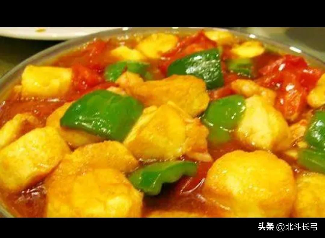 日本豆腐是豆腐吗？
【北斗长弓.观天下】
几年前第一次吃日本豆腐，感觉比我们的卤