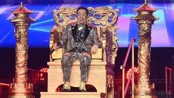 九十四岁修哥开唱老当益壮打破吉尼斯纪录
想不到九十四岁的修哥还可以5小时唱足四十
