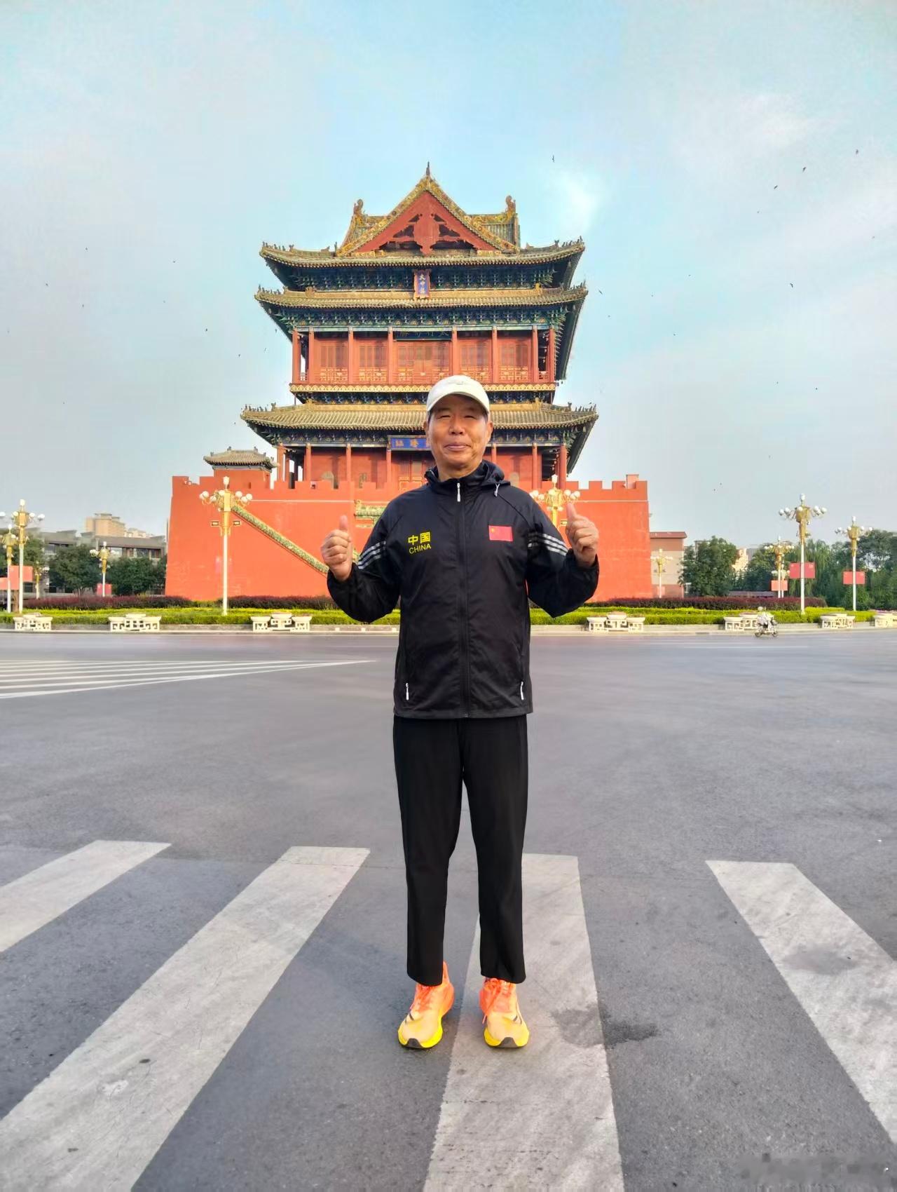 大家如果来到临汾，请尝尝天下第一饼，临汾黄上品烧饼 