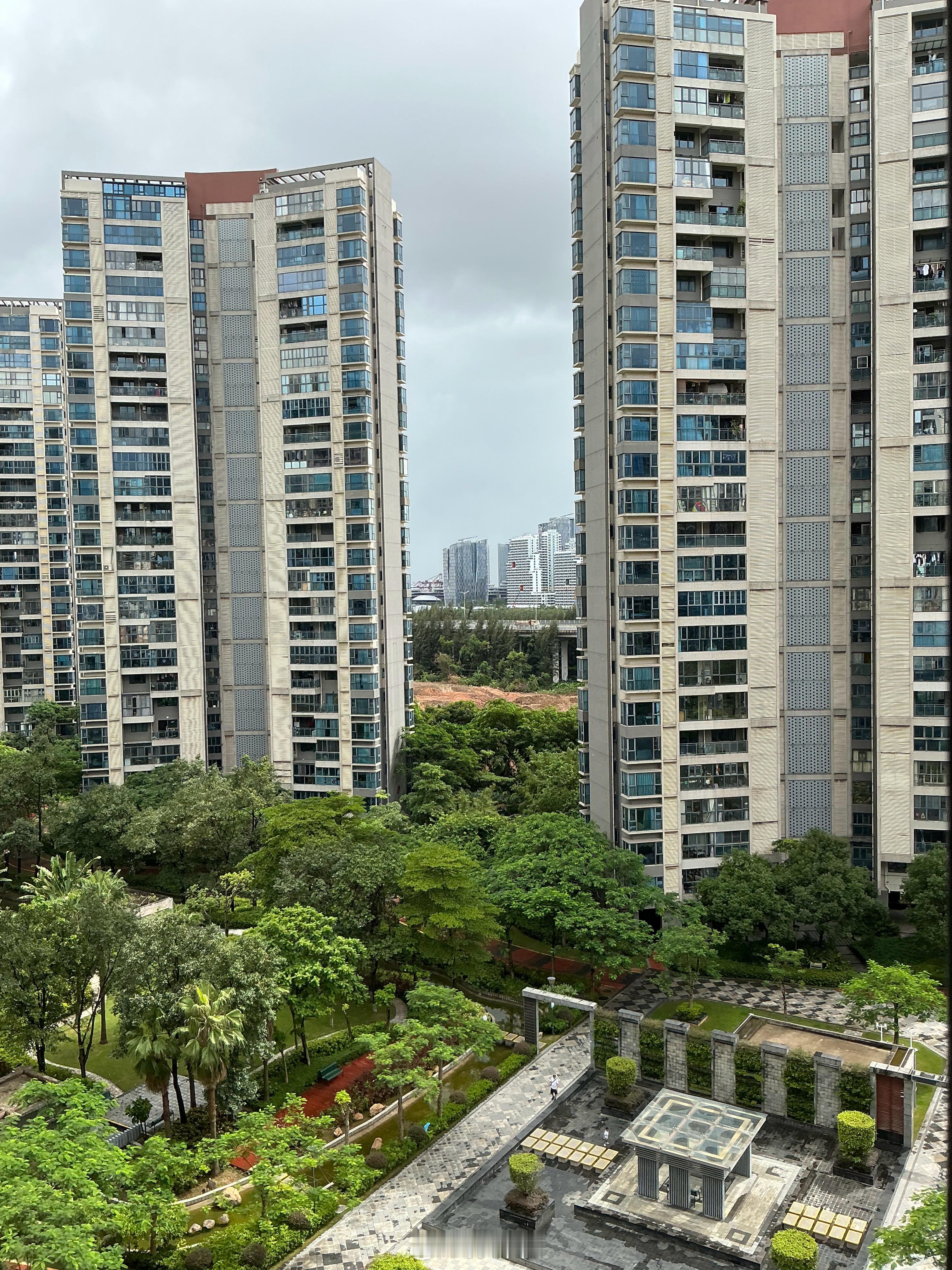 台风要来了，还专挑周一上午登录[允悲]要命的事也不放假，哎，[允悲]下下下下周就