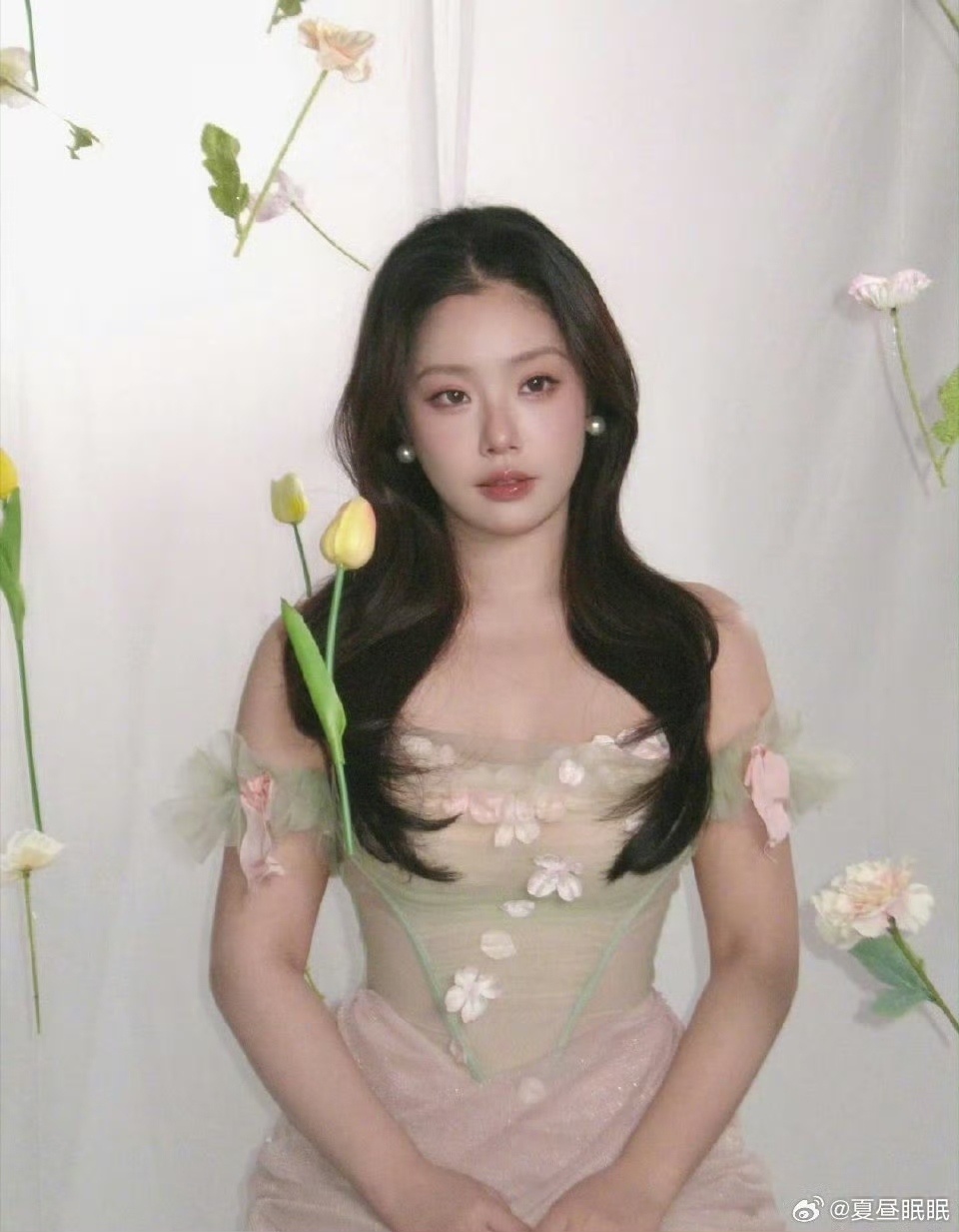 一念江南王菊古装瘦好多 我去 姐姐太美了吧 真的有点认不出了 拍戏的同时一定要照
