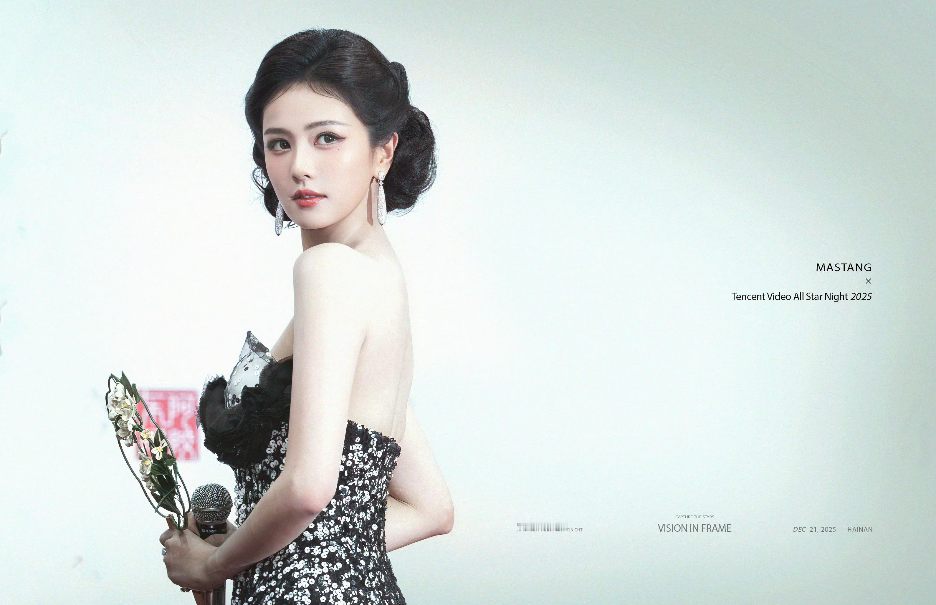 白鹿这是真美啊！像画儿里走出来的美人，像民国大小姐，像卧底到J统后院的贵太太，像