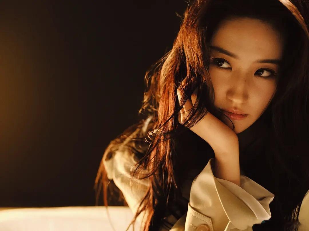 祝她铮铮，祝她昂扬，祝她永远积极向上[鼓掌][鼓掌][鼓掌]#刘亦菲[超话]# 