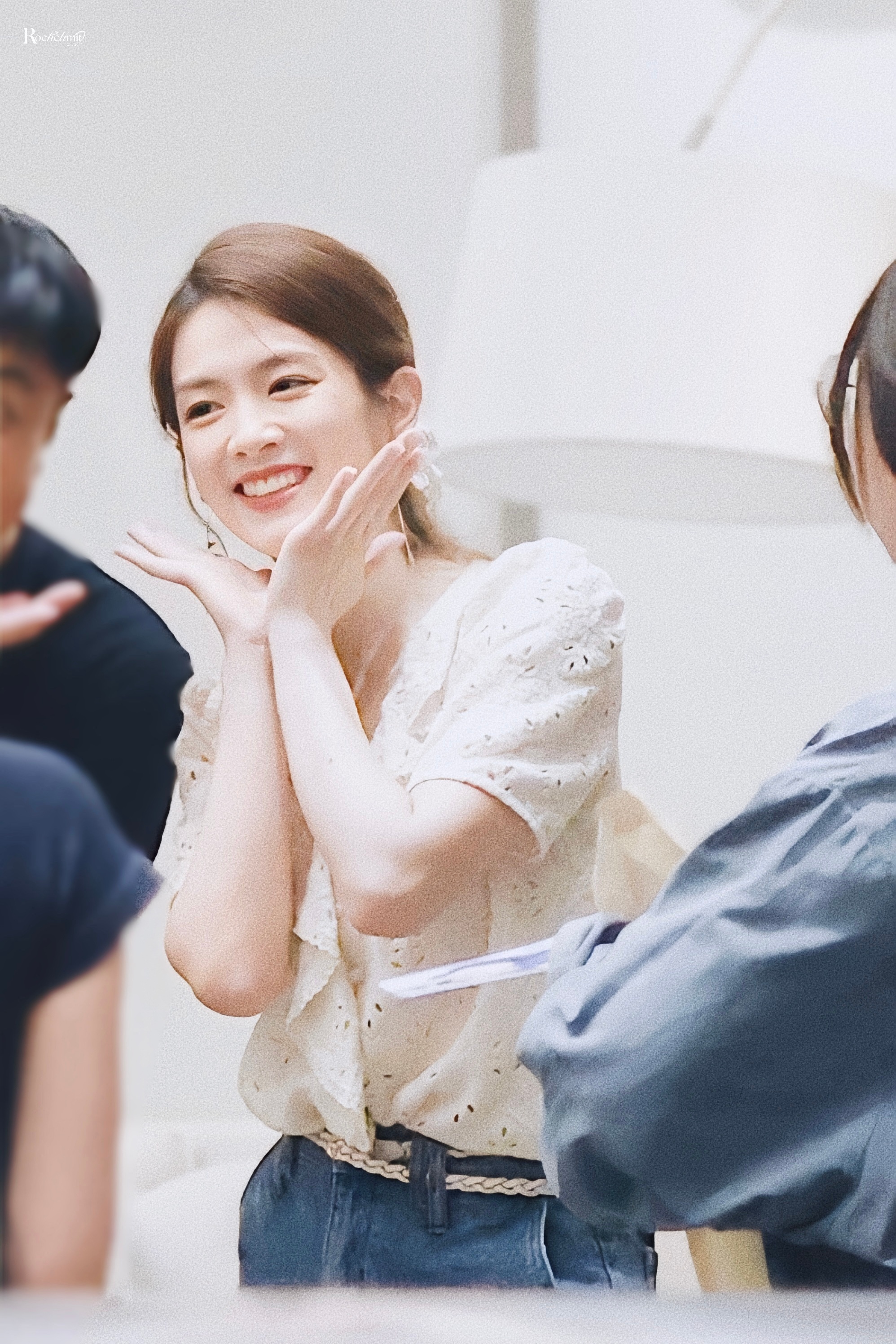 杀青快乐呀眠💐麦又歌年底见🌪️🌊  ©️logo ​​​