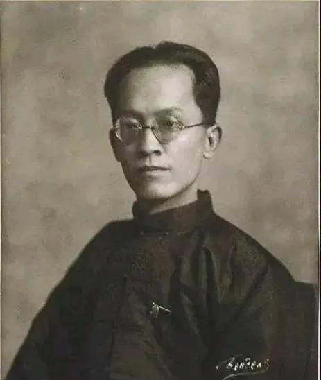 南京国民政府在大陆统治时长共计22年。蒋介石执掌国民政府最高权力二十二年，可是为