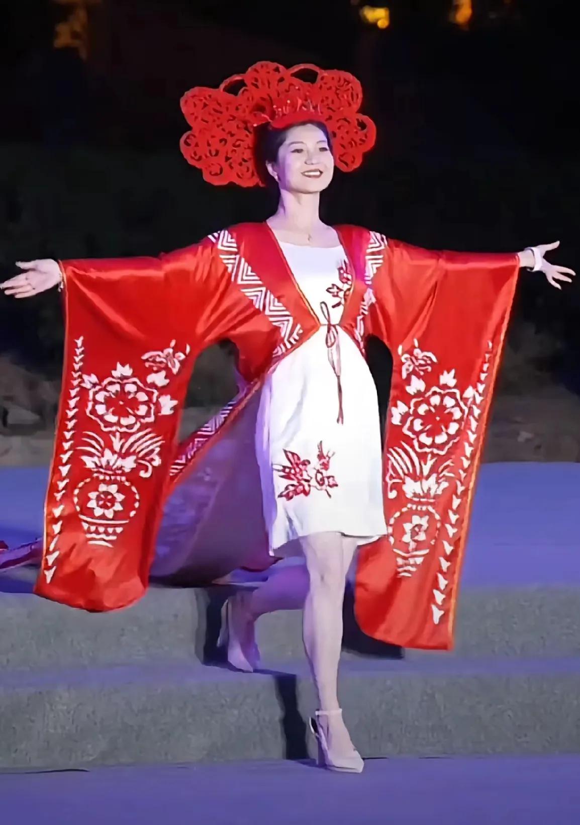 阅山河甘肃行为董董和盼盼破例的排班，两天下来证明了董宇辉的明智。

这次阅山河只