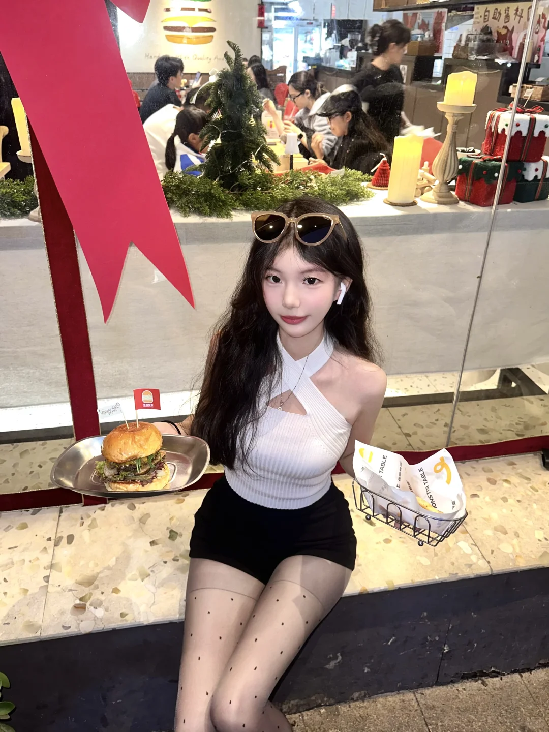 她私底下就是汉堡薯条都来啊🍔🍟
