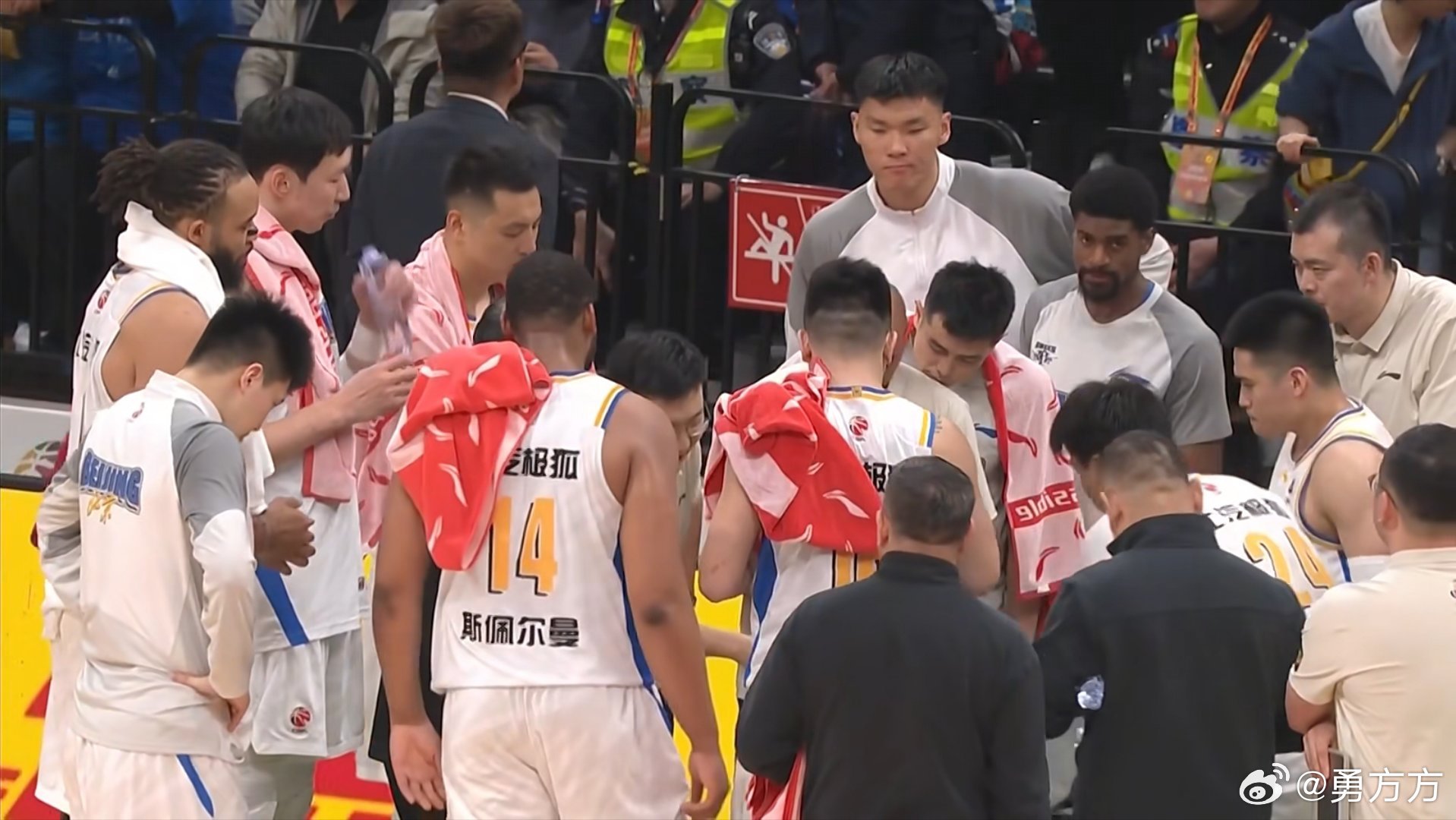 北京男篮vs辽宁男篮 这个阶段，首钢最大的功课就是让这套超厚的阵容科学高效运转起