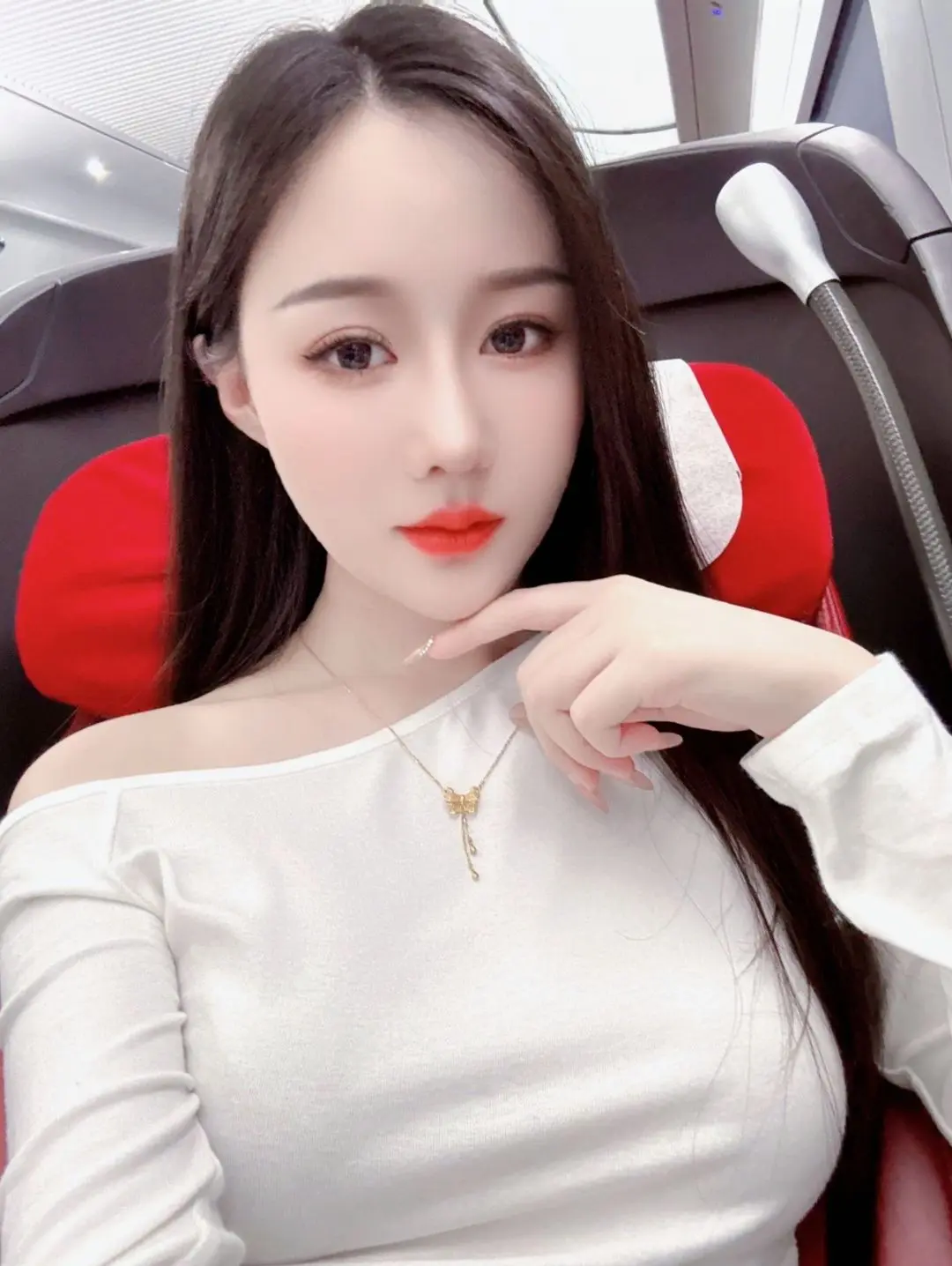 一辈子很短 一定要和舒服的人在一起 频率相同的人  才能理解你的万里山河