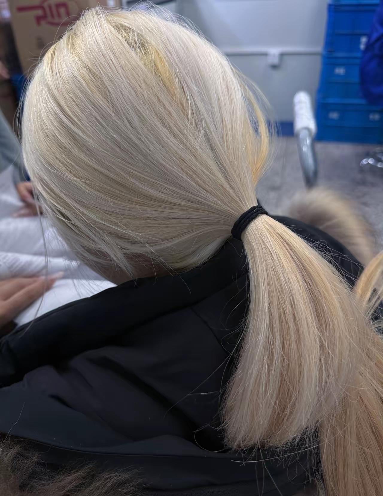 今天去理发，和理发师攀谈起来，我问，染发到底有没有危害呢？为啥大街上那么多人都是