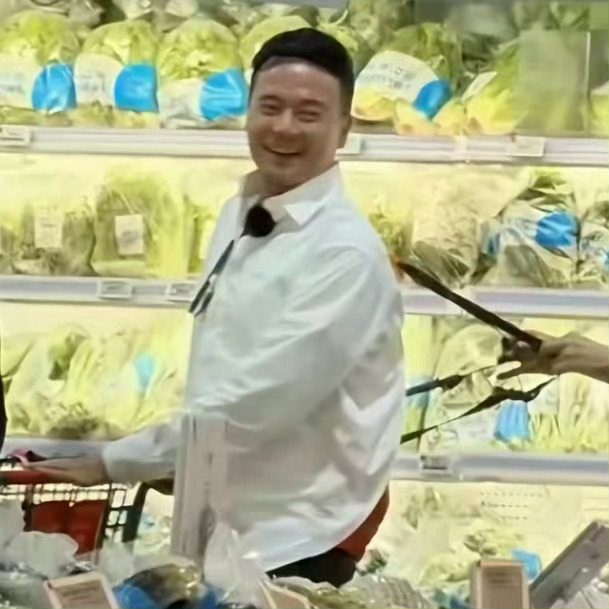 南洋拾光季迎来暖心重逢林大厨畅谈王俊凯回归，直言小凯是全员、观众与食客心中的白月