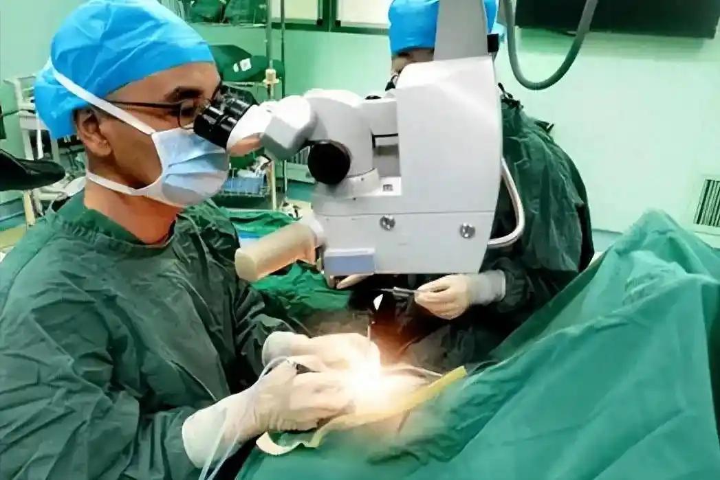 国内将逐步淘汰“白内障手术”？做完人就瞎了？医生告诉您真相

国内不会淘汰白内障