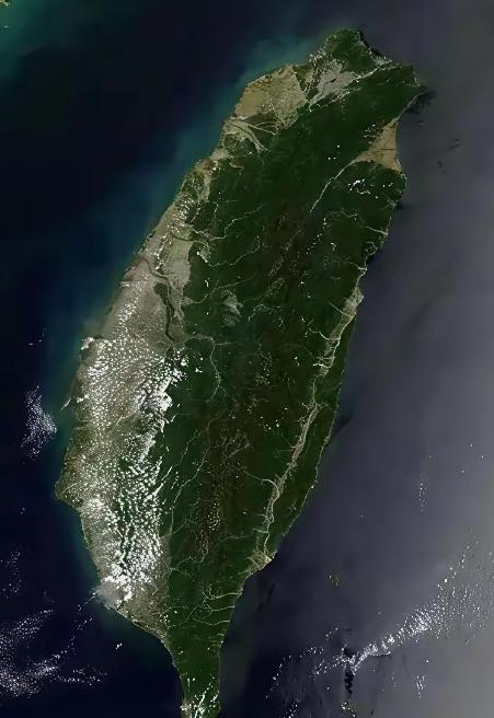 统一台湾后，很难“港澳化”了！

台湾要是统一了，驻军规模可没法照搬香港澳门那一