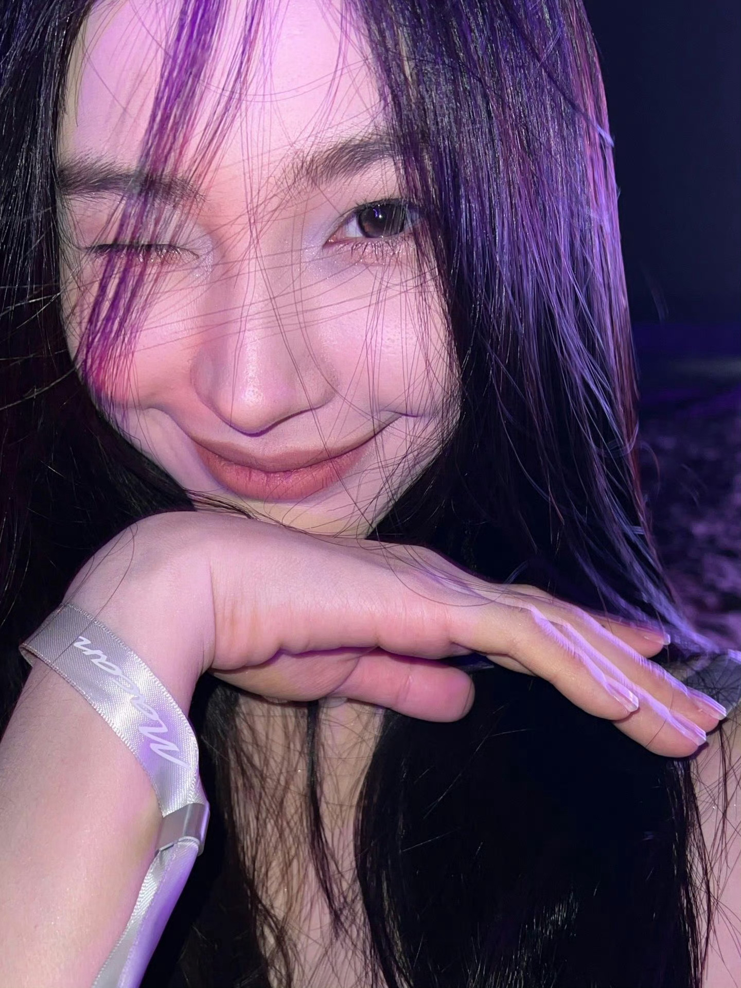 易梦玲的山根拔地而起，感觉更高级了。 ​​​