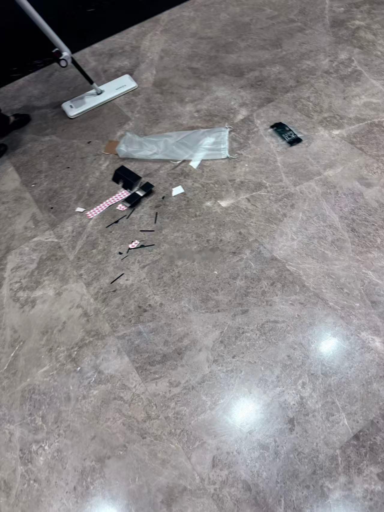 超省力拖把是来报恩的吧拖把都用上碳纤维，真的太卷啦！大卫新款拖把推拉顺滑，清洗的