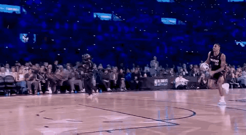 论罚球线扣篮，优雅肯定帮主，难度肯定拉文，罚球线胯下、大风车[看]