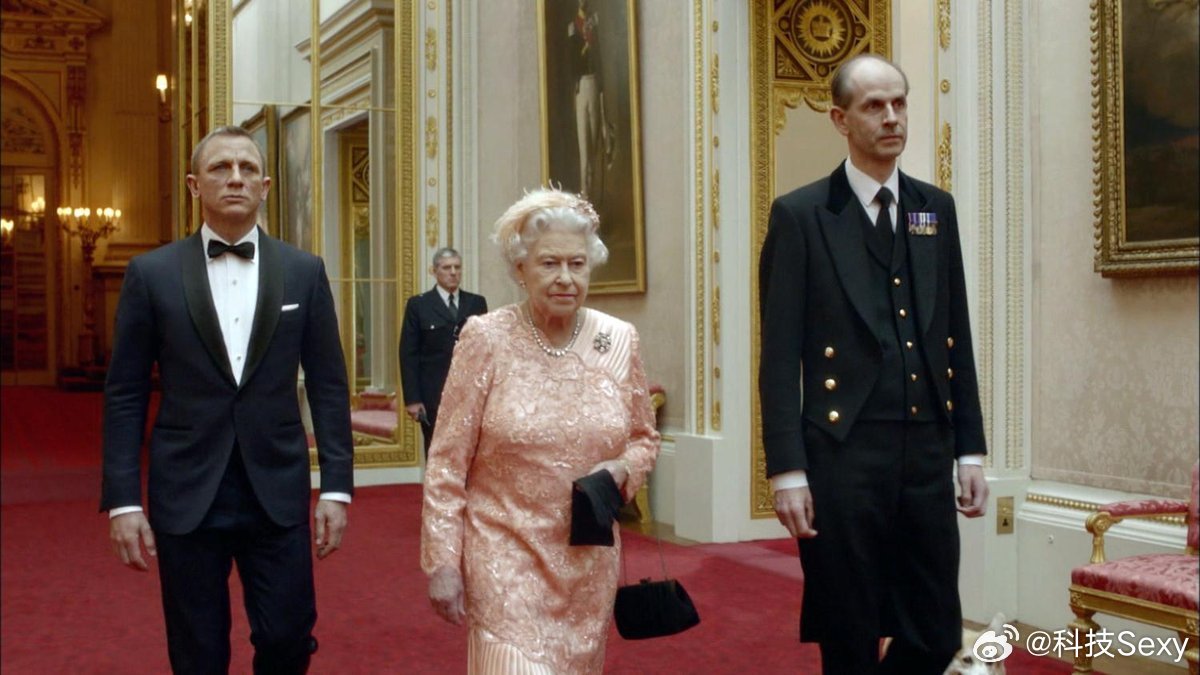 日前，腾势汽车正式宣布英国著名演员丹尼尔·克雷格出任品牌全球代言人。这位因007