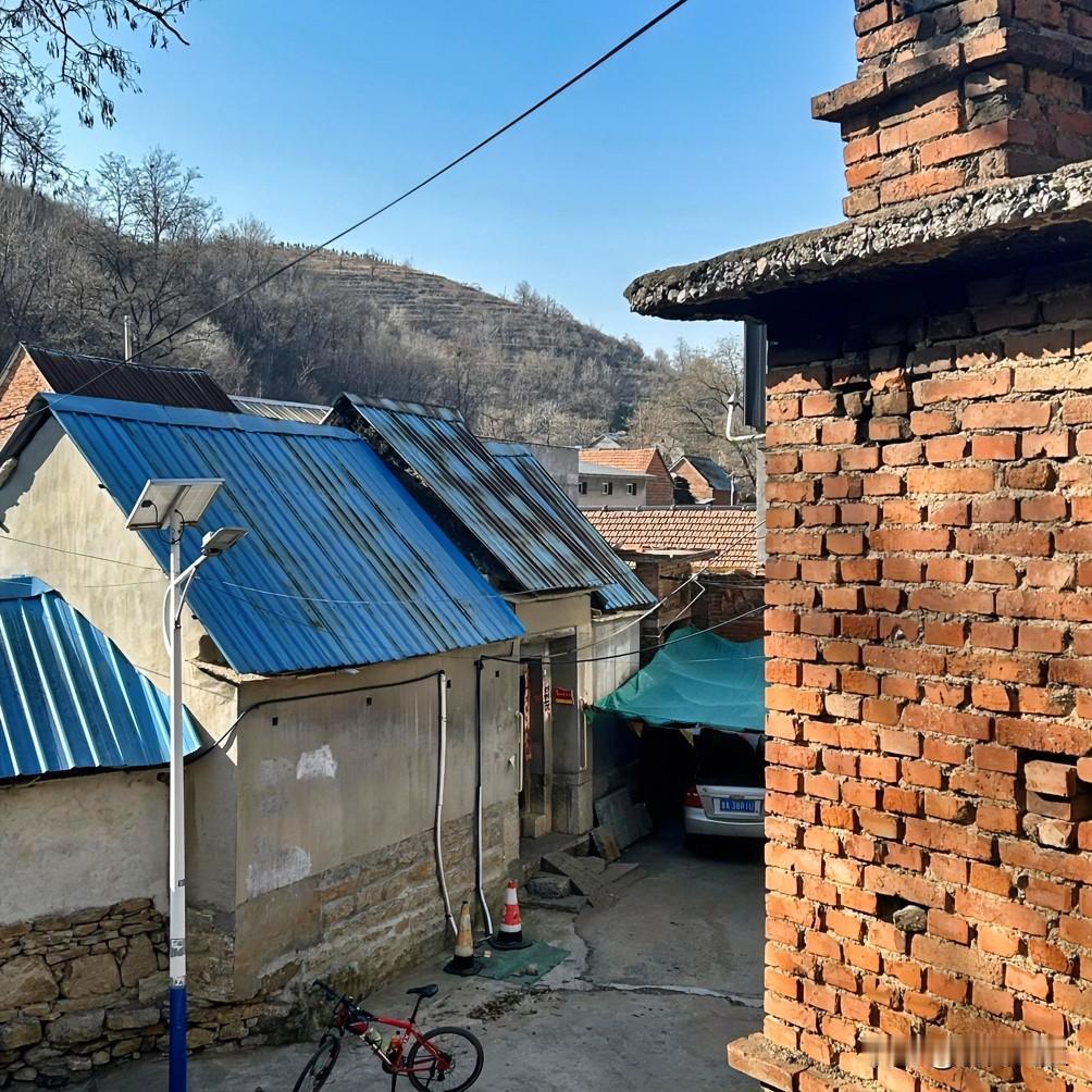 摔断胳膊，没有意外险，
临时买保险，报销6000多。

人人都希望有保险，还排斥