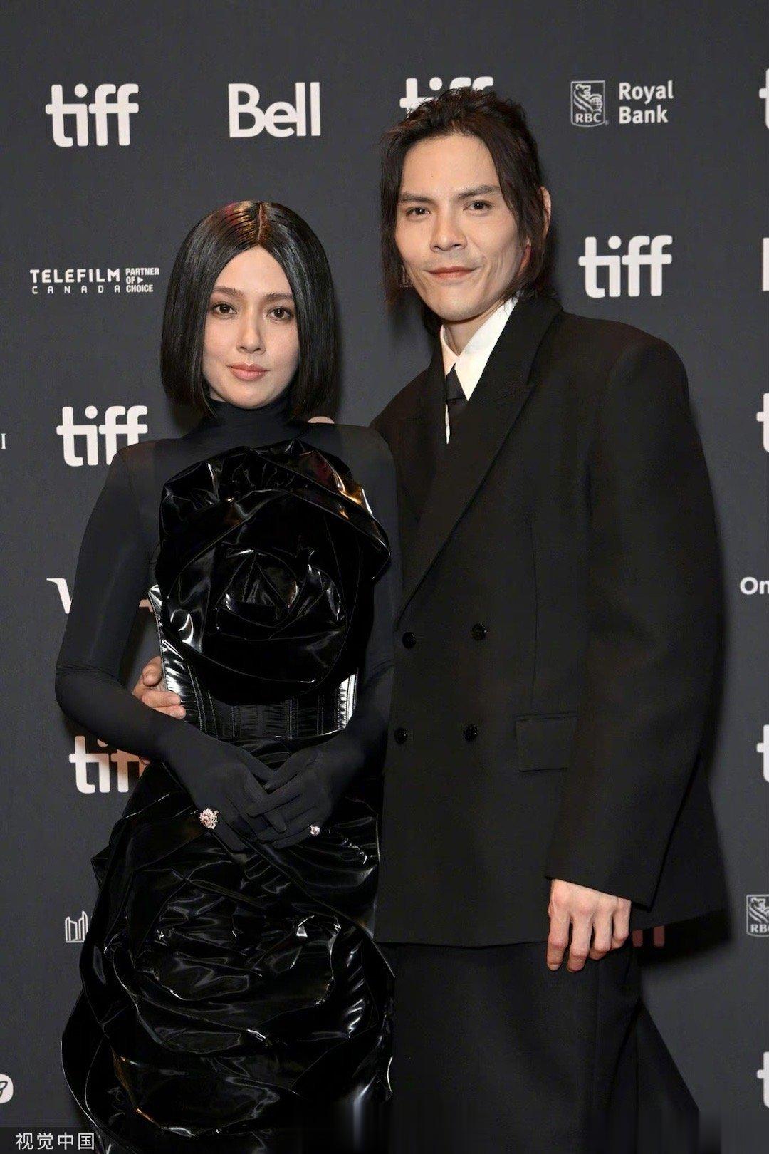 向佐、郭碧婷亮相电影节红毯。。。 ​​​
