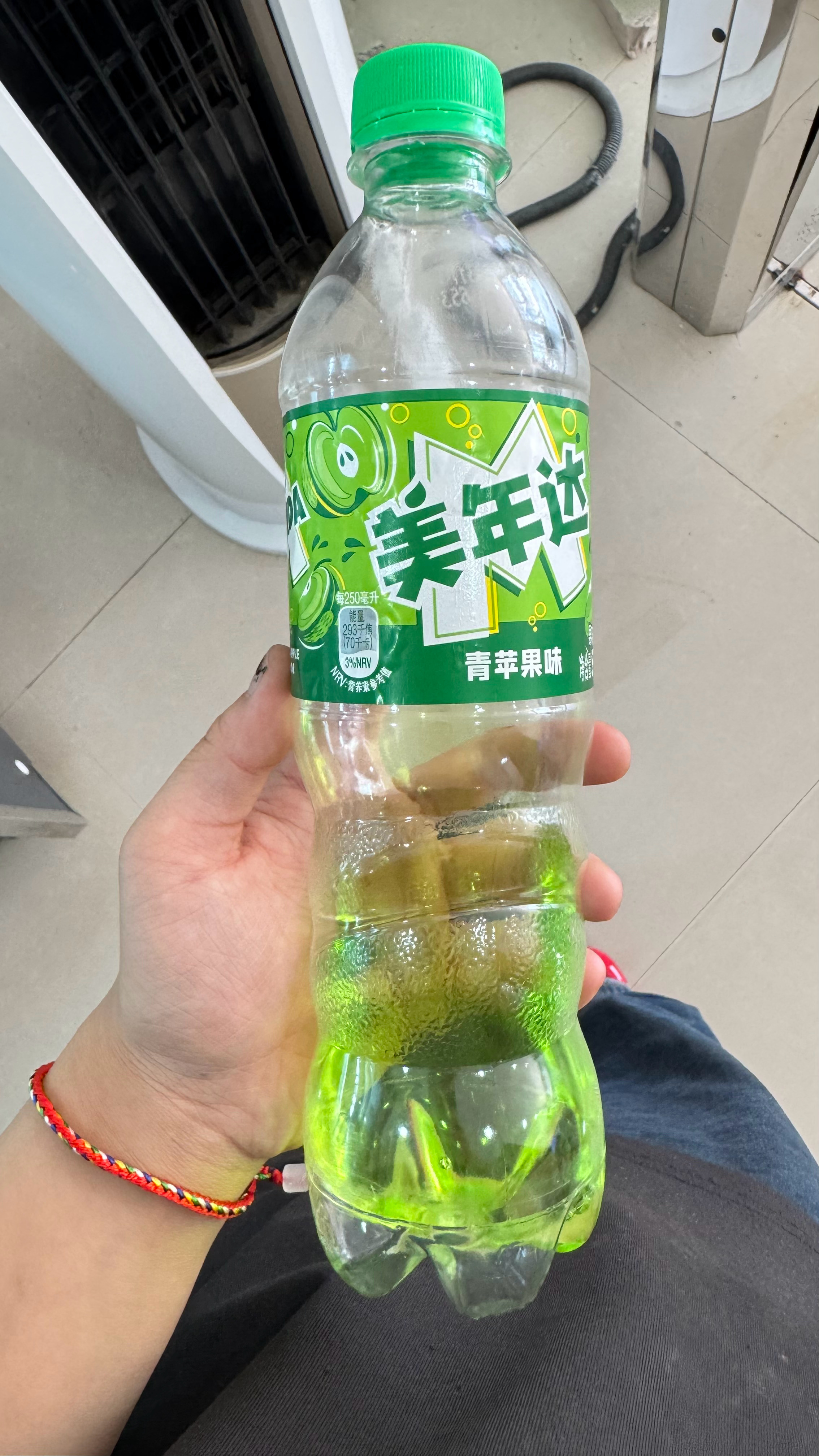 喝完了才想起来 我的胃会不会变成绿色