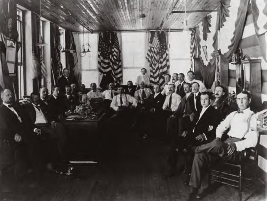 1911年6月16日，IBM 的前身C-T-R公司在纽约成立，雇员1300 人，