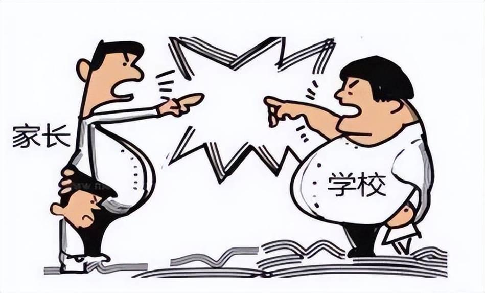 家长发圈质疑教体局长后被拘引关注
 
近日，一名家长因在朋友圈质疑当地教体局长，