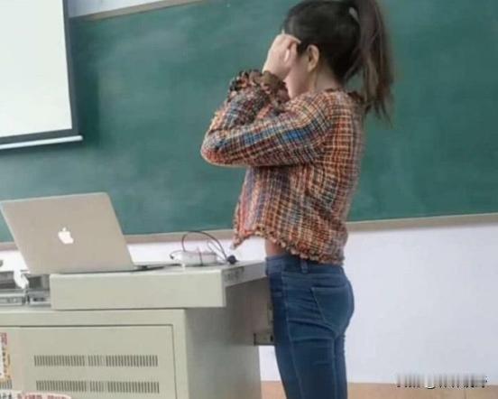 #我来唠家常#
哎，现在这社会，大龄单身女性越来越多，真是让人摸不着头脑。就拿我