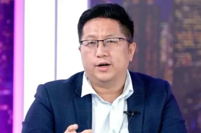 【#叶飞出狱#，称不后悔举报上市公司违规，之后“准备拍电影”】#叶飞向股民道歉#