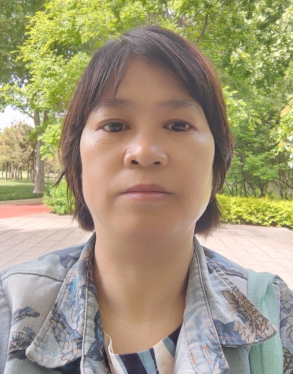 那年，初中群我第一个退了。

怕看见他们给父亲盖了全村最好的房子，十里八村的人都