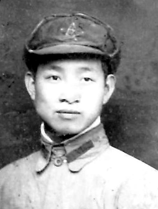 1940年，山西左权八路军总部出了件下毒案，炊事员高二根往朱老总饭菜里下药，人赃