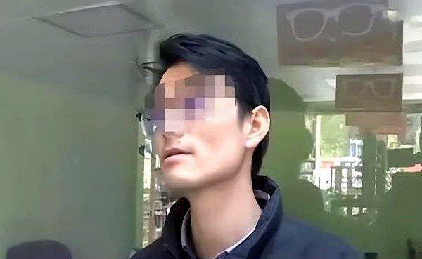 13年交了100多万房租，最后换来的，是前房东拎着棍子上门的疯狂打砸。满地的碎玻