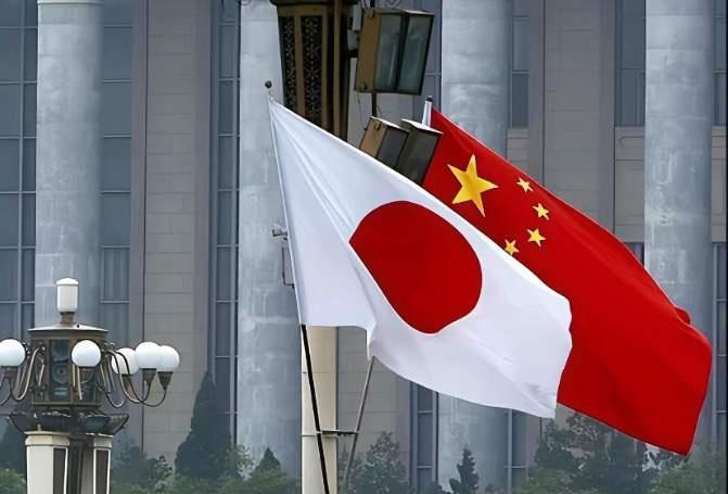 日本媒体又来玩那套“劝人大度”的老把戏了，张口就是“希望中国放下怨恨”，声称当年