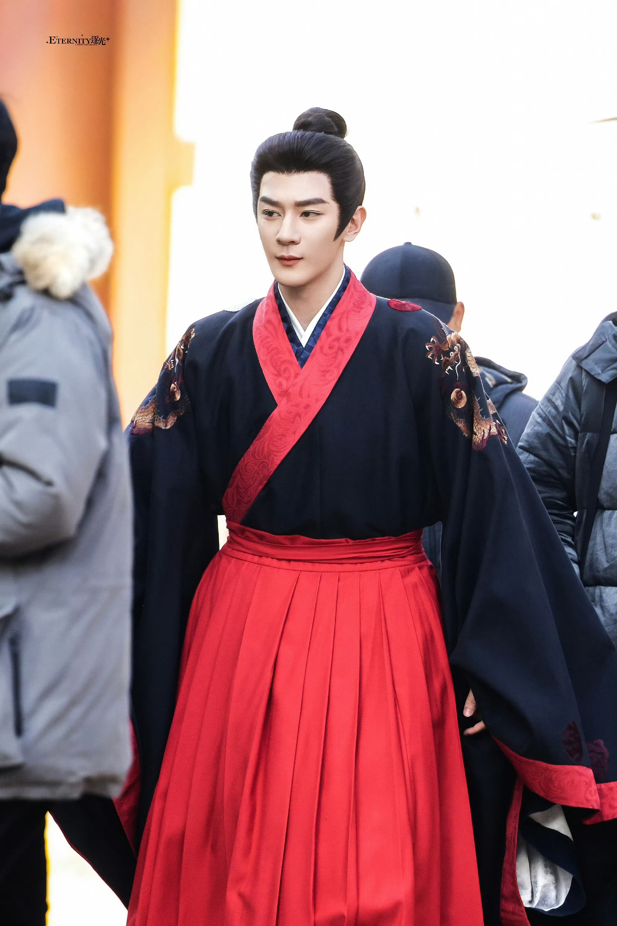 夏之光《金吾不禁》帝王礼服路透，气场好绝 