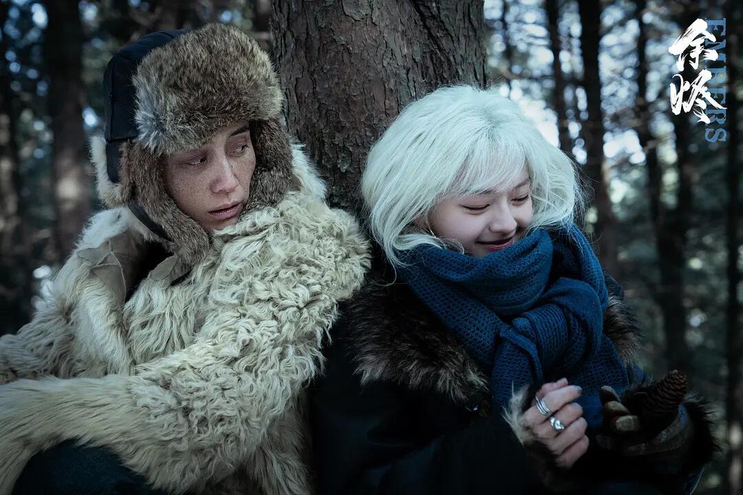 宋佳文淇新片《余烬》入围北影节天坛奖主竞赛单元，释出多张剧照。影片讲述2020年